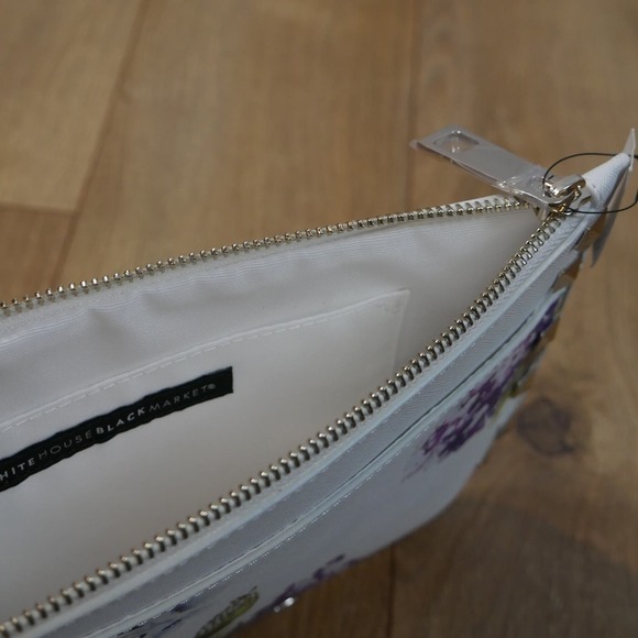 White House Black Market White Hydrangea Studded Floral Wristlet Studded NEW NWT - Picture 7 of 7